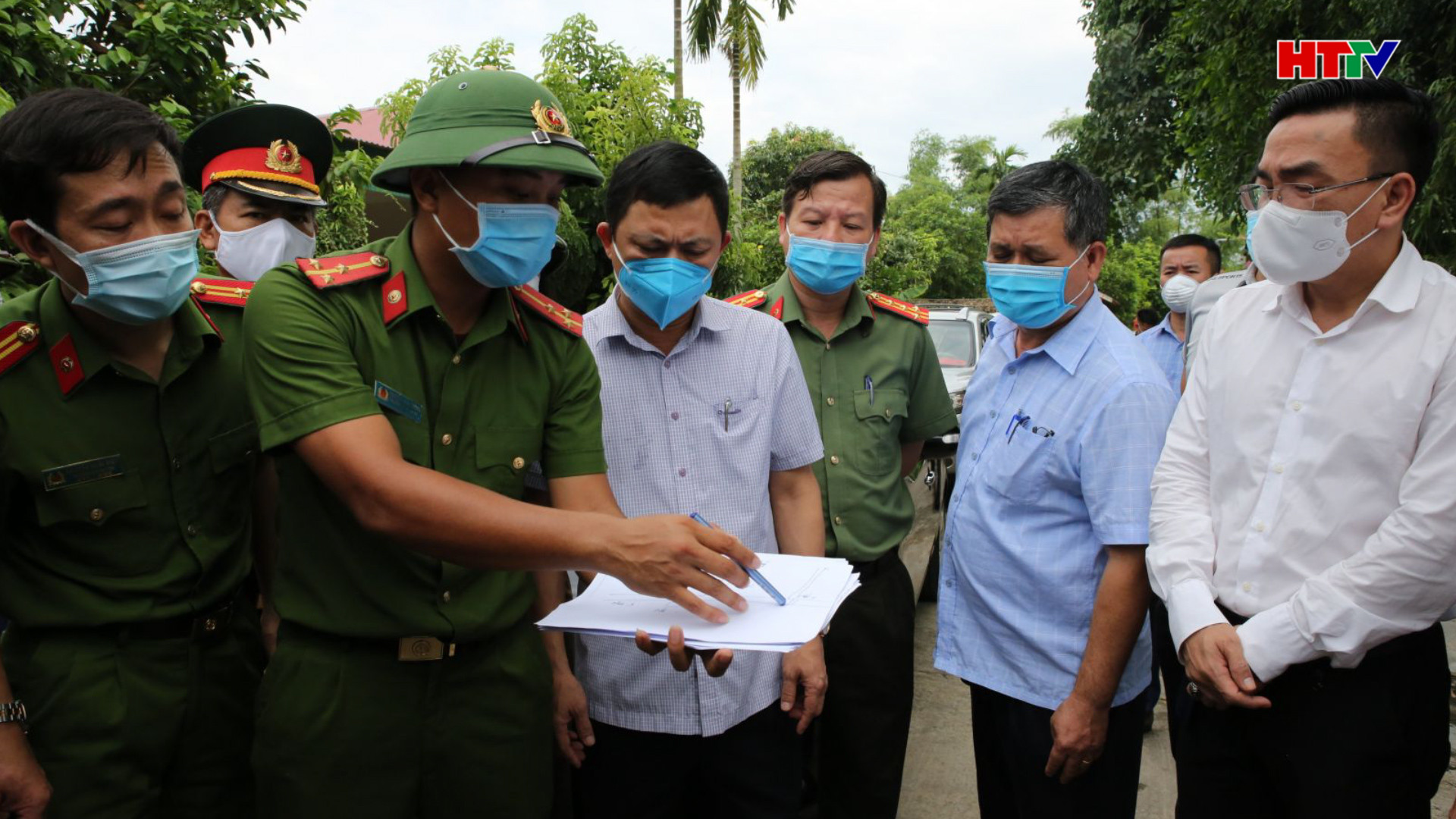 Phó Chủ tịch UBND tỉnh Lê Ngọc Châu kiểm tra công tác phòng, chống dịch Covid-19 tại Thạch Hà