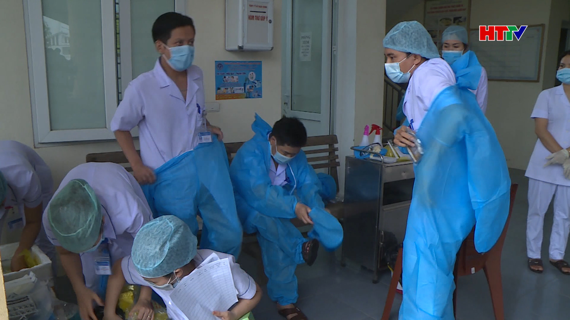 Những "đêm trắng" của nhân viên y tế sẽ còn kéo dài
