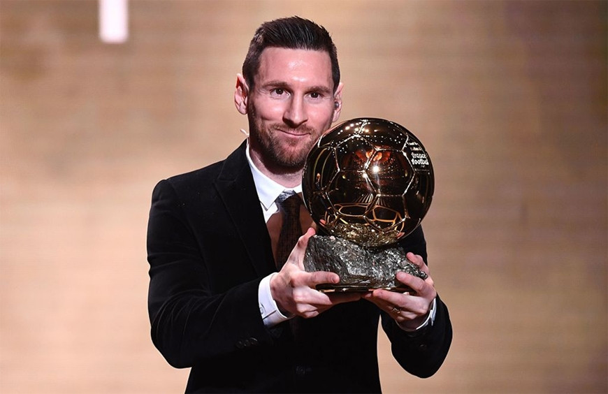 Lionel Messi giành Quả bóng vàng 2021.
