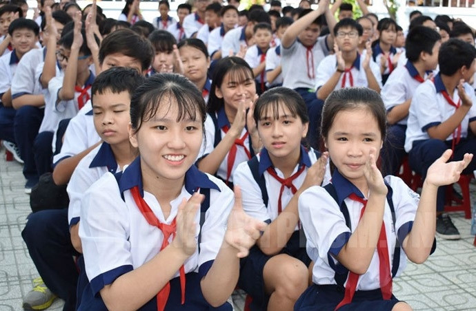 Miễn học phí THCS - từ đề xuất đến hiện thực