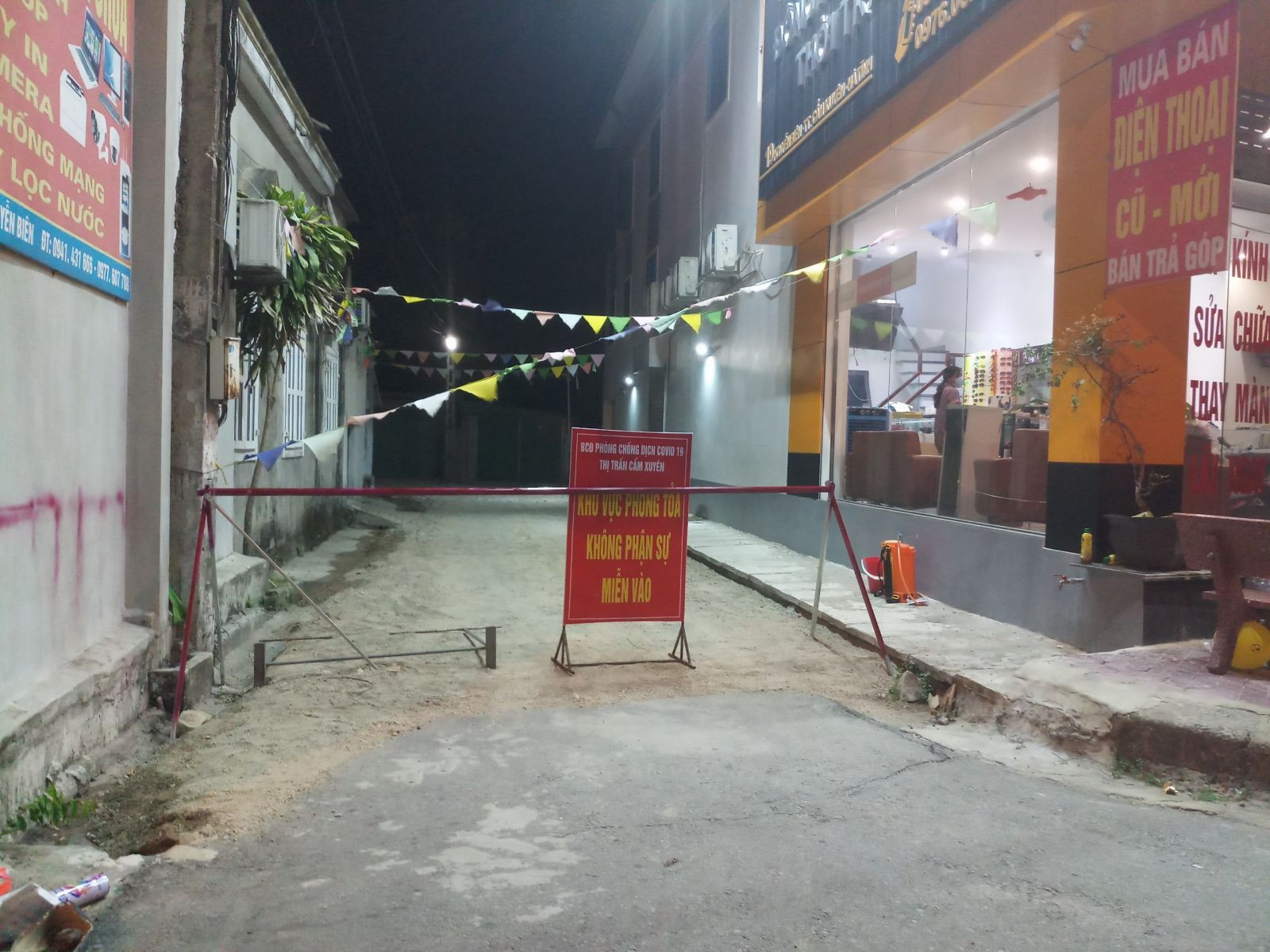 Các trường hợp được ra/vào vùng cách ly, phong tỏa