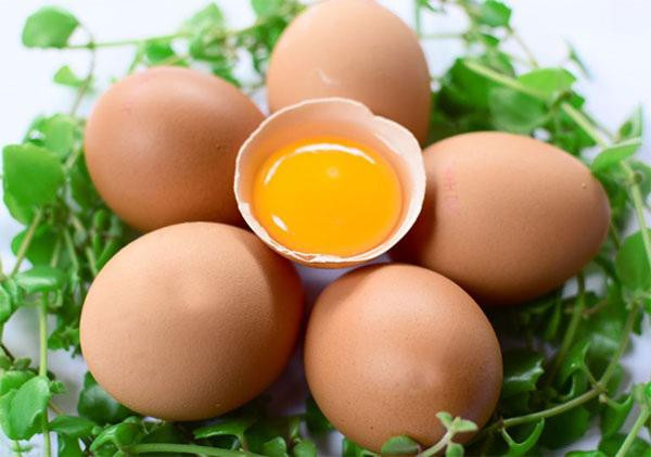 Tại sao nên ăn trứng vào buổi sáng?