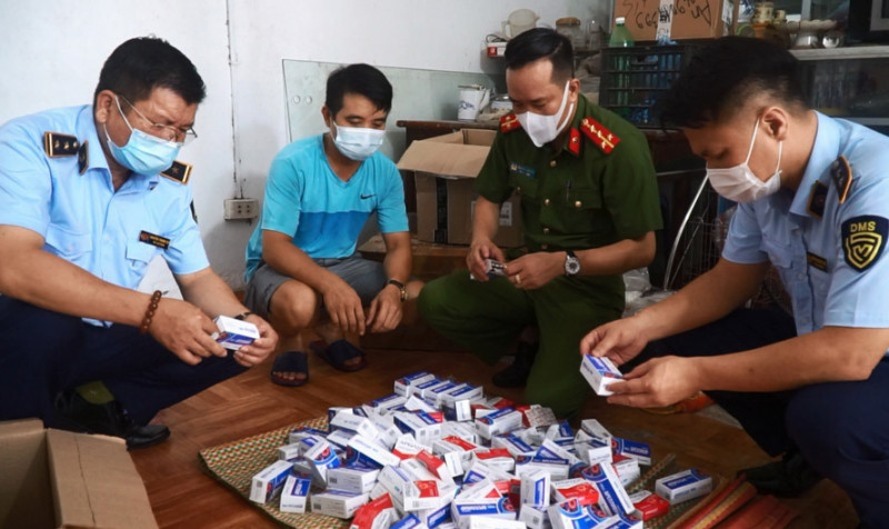 Bộ Y tế cảnh báo tình trạng buôn lậu thuốc điều trị COVID-19 kém chất lượng