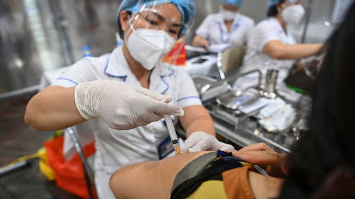 Lý giải nguyên nhân mẫu giấy xác nhận tiêm vaccine ngừa COVID-19 có tới 7 mũi