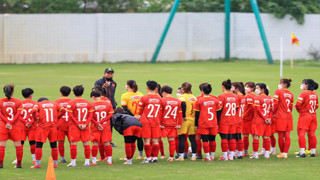 Tuyển nữ Việt Nam tập luyện buổi đầu tiên chuẩn bị cho SEA Games 31