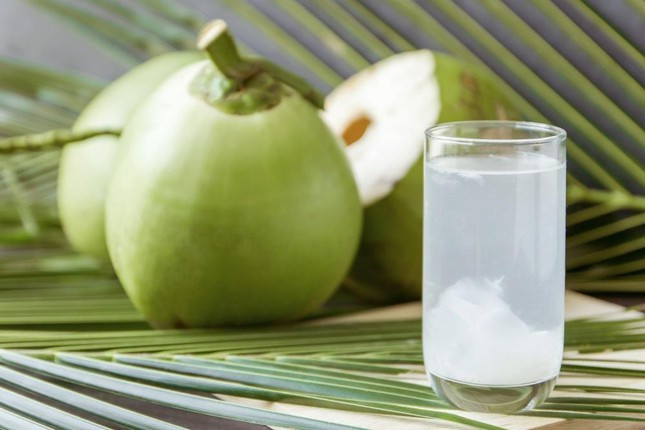 Không nên uống nước dừa vào thời điểm nào?