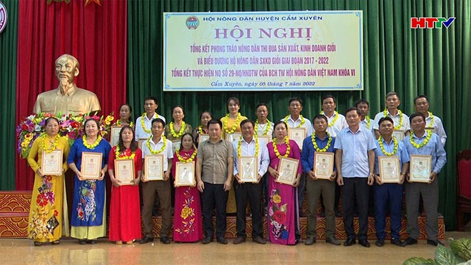 Cẩm xuyên tôn vinh nông dân sản xuất kinh doanh giỏi