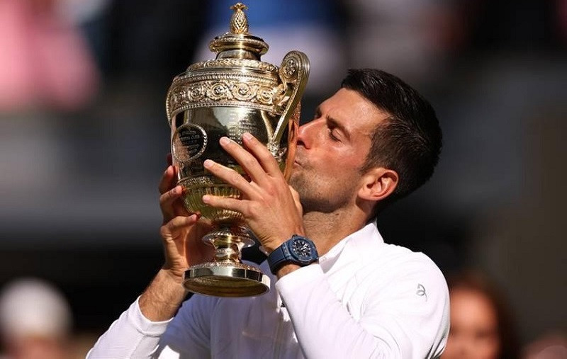 Vô địch Wimbledon, Djokovic vẫn văng khỏi top 6 thế giới