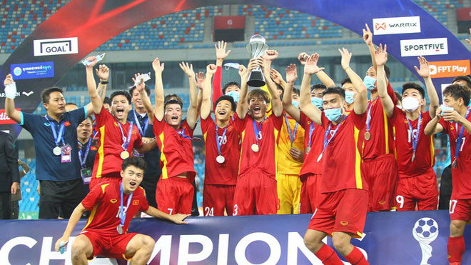U23 Việt Nam được thưởng lớn, HLV Đinh Thế Nam làm điều đặc biệt