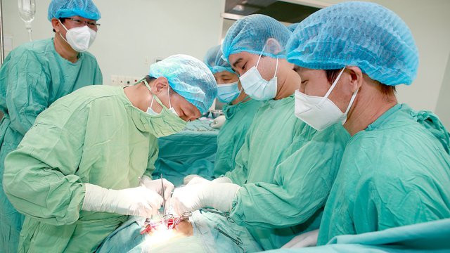 Ca hiến tạng sau khi chết não đầu tiên tại miền Trung – Tây Nguyên: Cứu 2 bệnh nhân suy thận