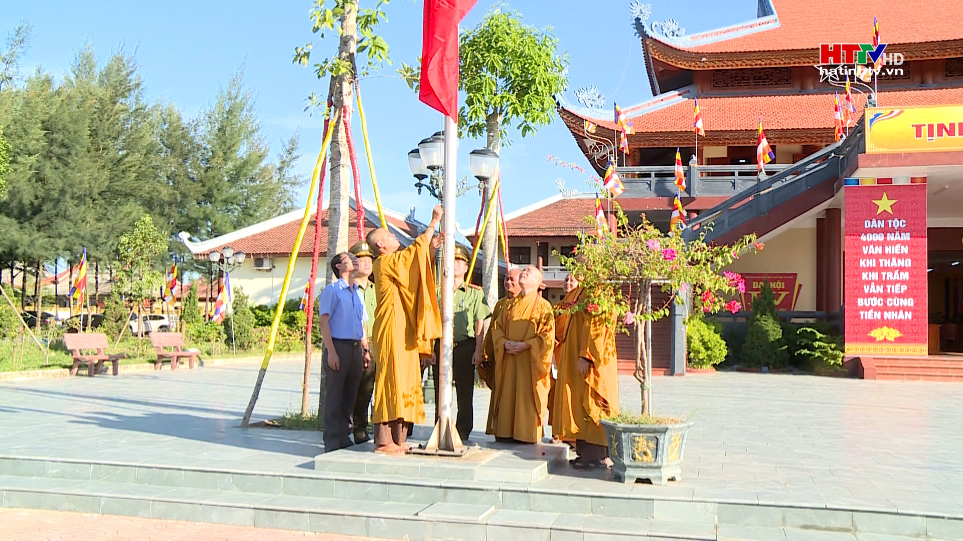 Lễ Thượng cờ trong ngày Tết Độc lập