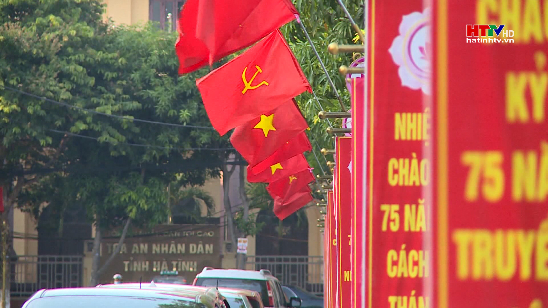 Hình ảnh lá cờ Tổ quốc trong ngày Tết độc lập