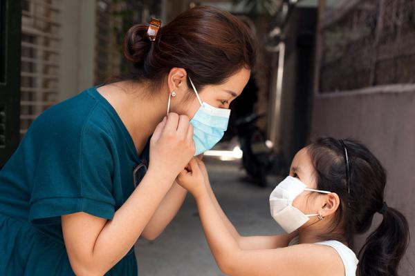 Biến thể phụ Omicron BA.5 đang chiếm ưu thế, TP.HCM có "kịch bản" gì?