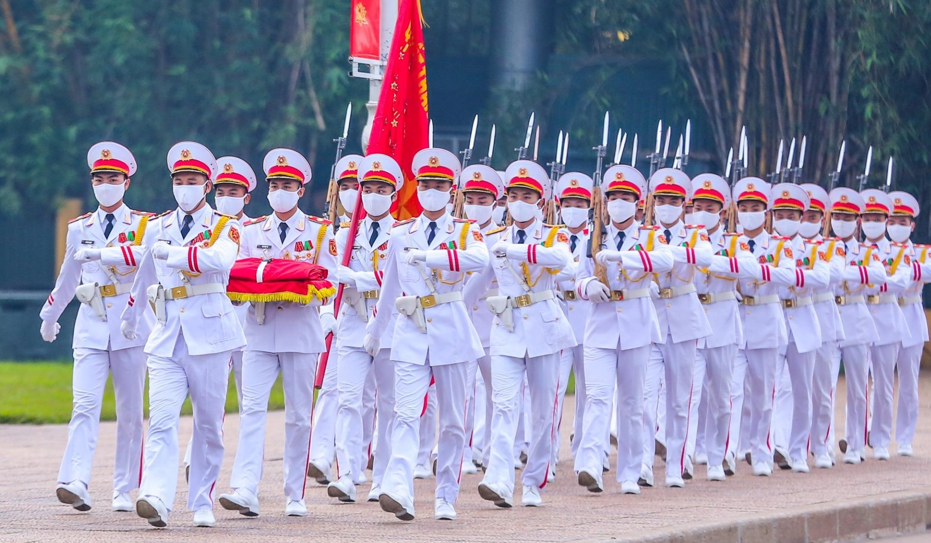 Trang nghiêm nghi lễ thượng cờ mừng Quốc khánh 2/9