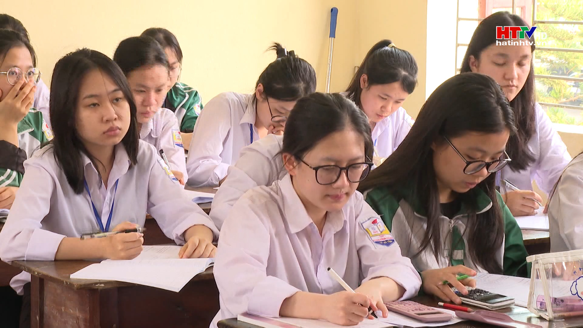 144 học sinh được đặc cách công nhận học sinh giỏi tỉnh