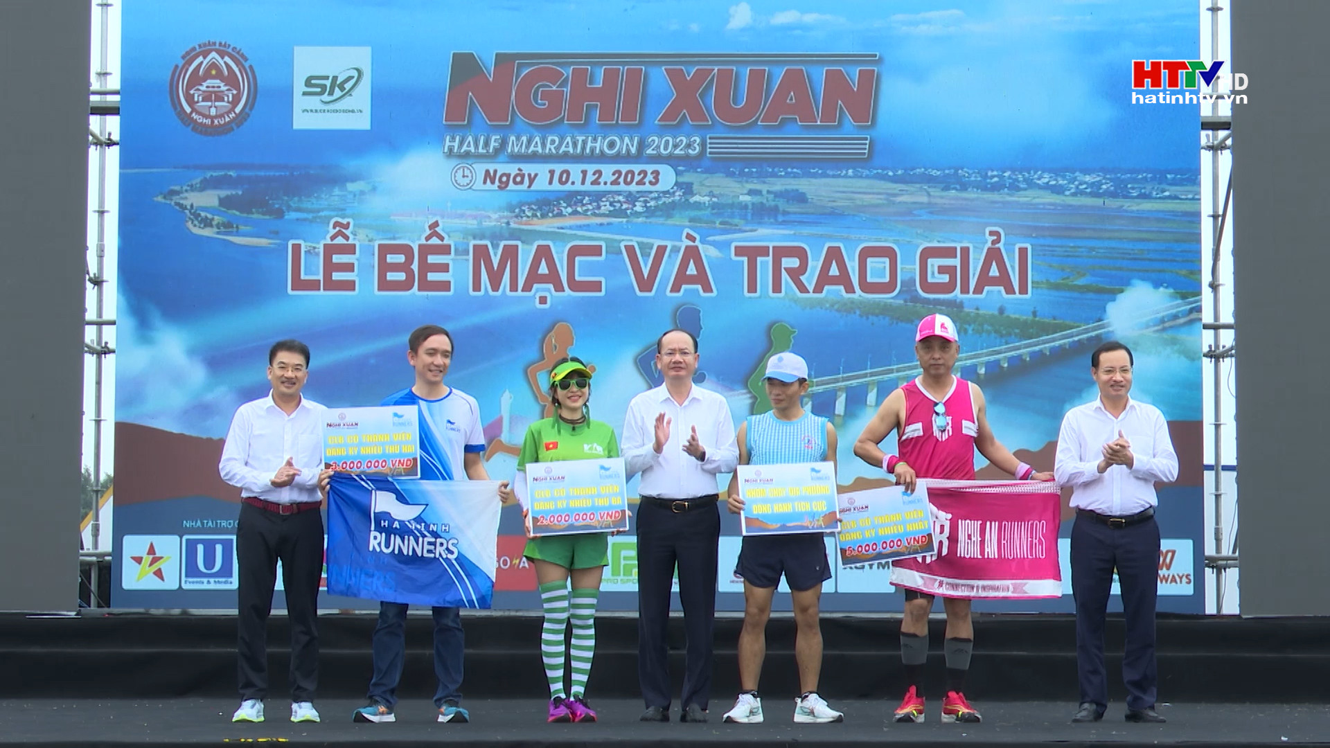 Gần 1.400 vận động viên tham gia Half marathon - Nghi Xuân 2023